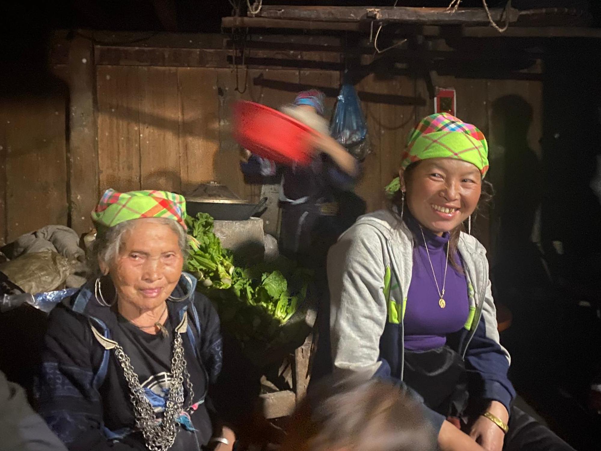 Sue Pa Family Trekking Homestay ซาปา ภายนอก รูปภาพ