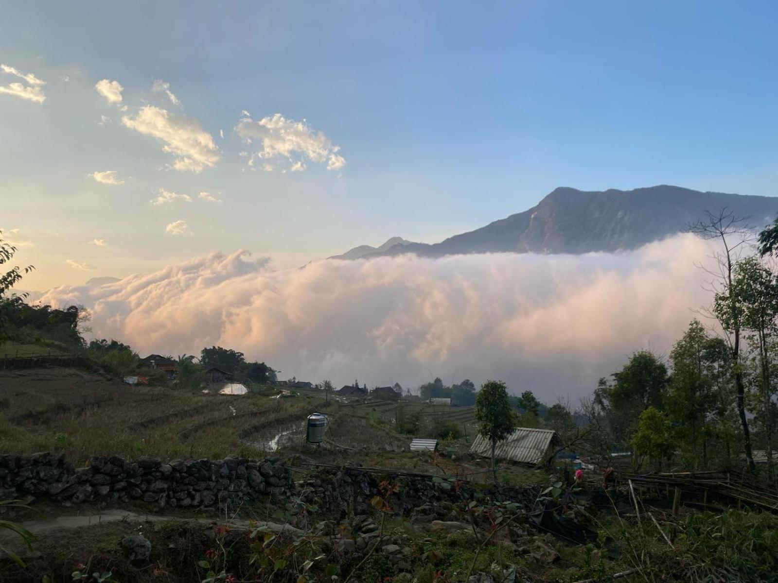 Sue Pa Family Trekking Homestay ซาปา ภายนอก รูปภาพ